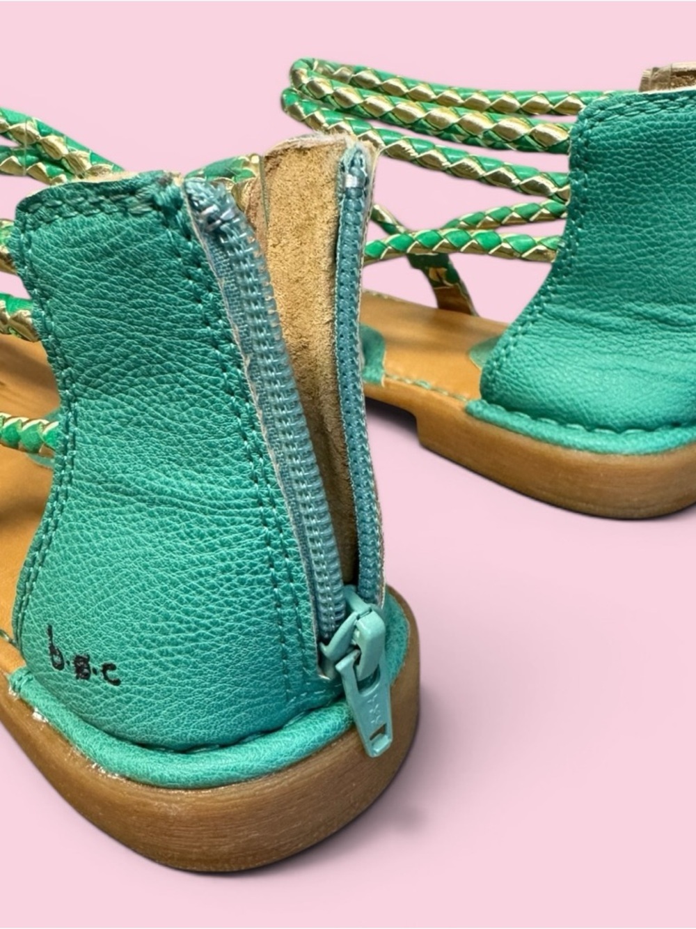 B.O.C. Sedge Gladiator Sandal Emerald green braided straps Zip Up
Size 8 - Picture 6 of 14
